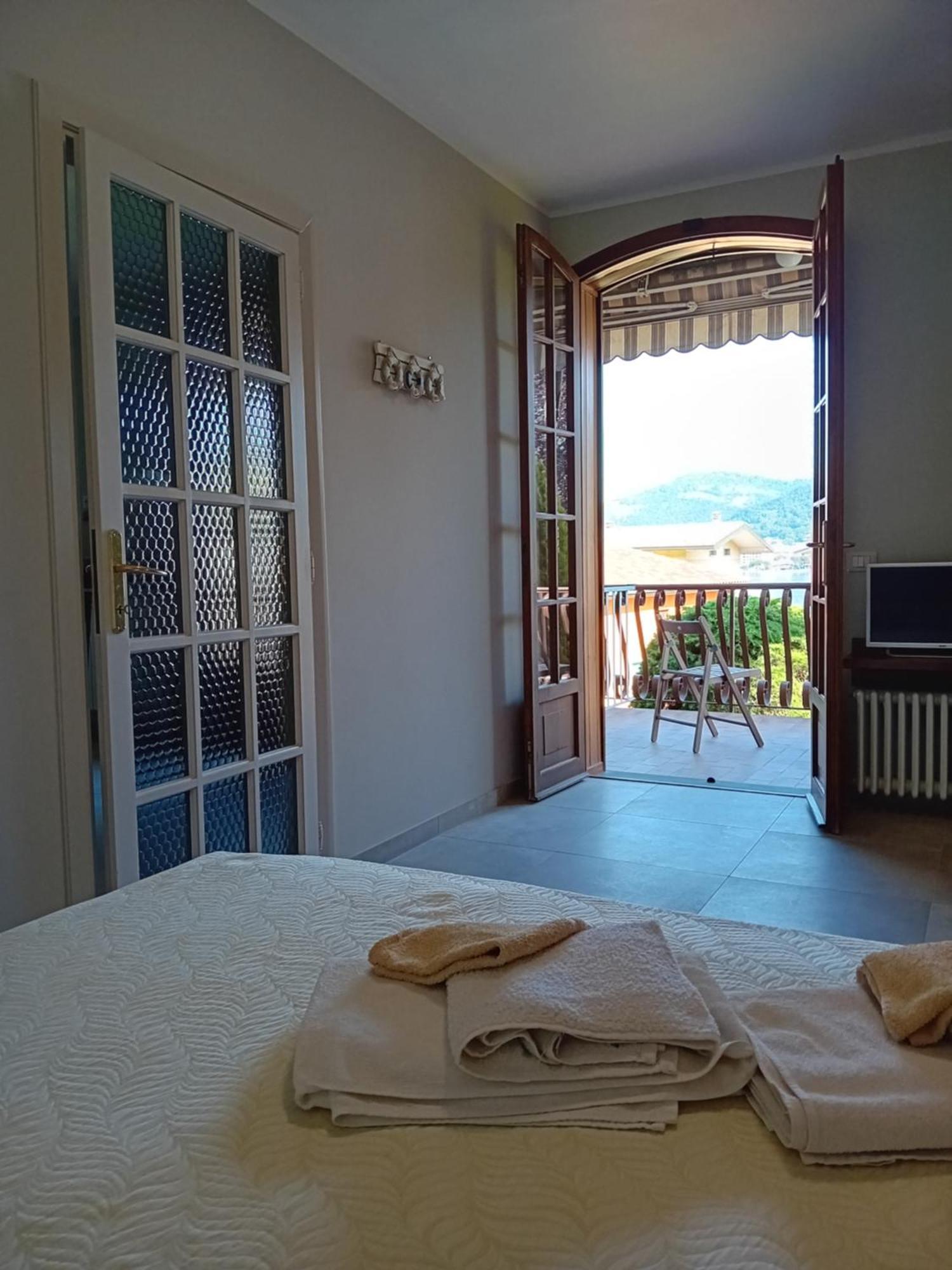 B&B Aria Di Lago 파라티코 외부 사진